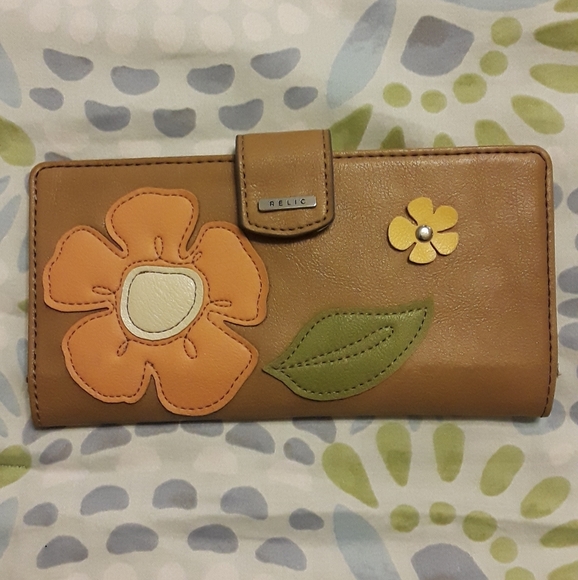 Relic Handbags - Relic Wallet with Flowers